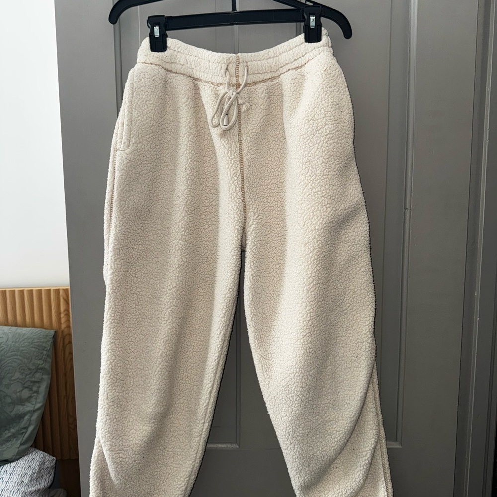 urban outfitters Cozy Cream Sherpa Joggers - Picture 7 of 7